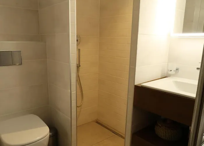 Dents Rousses B4 By Interhome